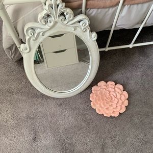 Mirror and flower bundle